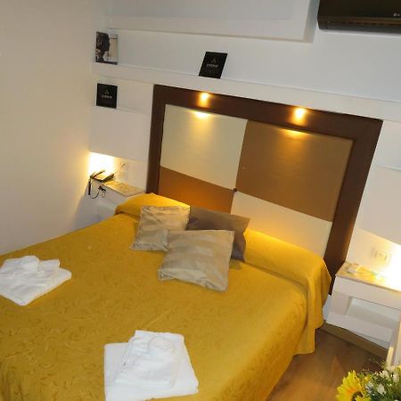 Bed And Breakfast Centro Storico ซาแลร์โน ภายนอก รูปภาพ